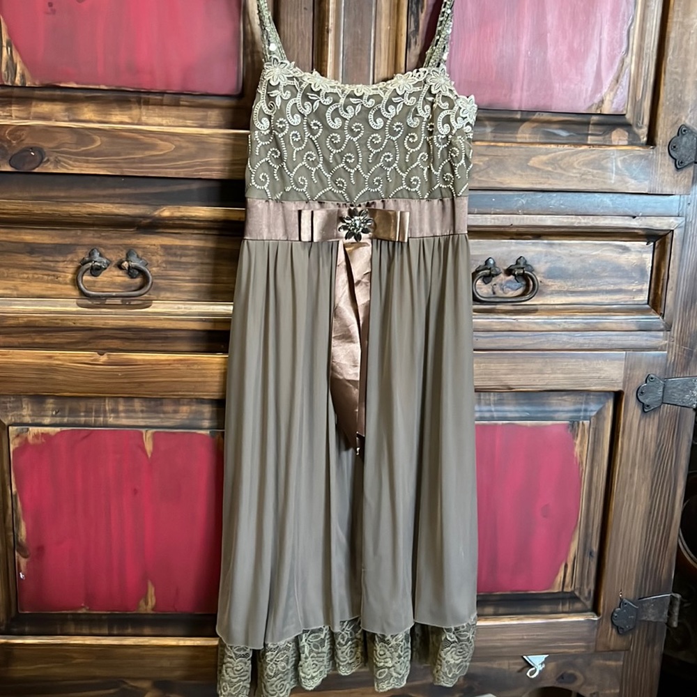 Brown Flowy Knee Length Dress Size Small